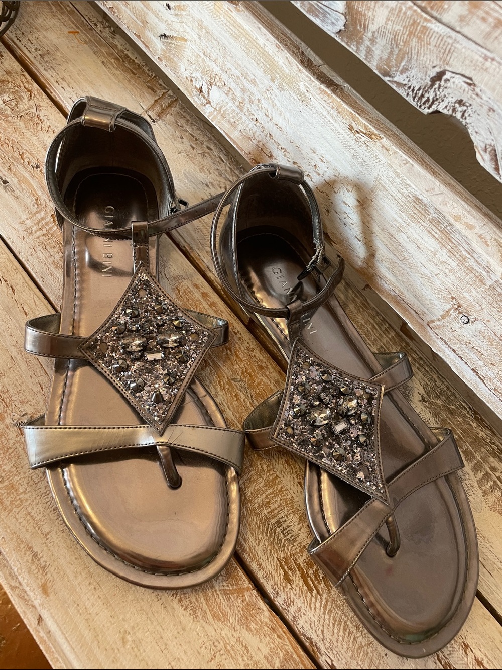Size 8 Gianni Bini gladiator sandals, metallic pewter look, diamond-shaped  gems